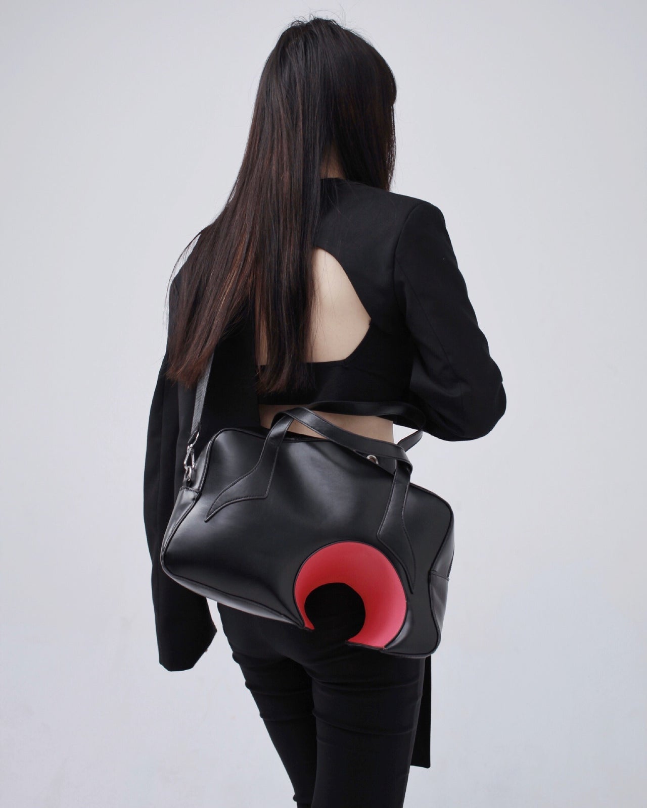 Small and niche personality PU round table digging geometric bag for men and women hand-held single shoulder crossbody bag